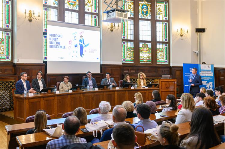 Slika /slike/Vijesti/2022/panelisti 2.jpg